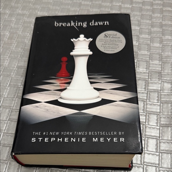 Breaking Dawn Twilight Saga Special Edition Hardcover Collectible - Picture 1 of 7